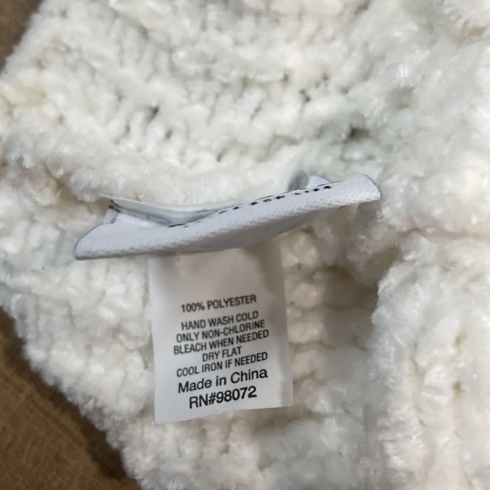 NWOT Sanoma Scarf